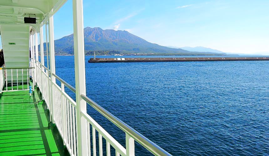 鹿兒島櫻島渡輪上欣賞櫻島火山一景