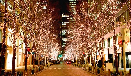 2019年去東京睇燈飾熱點丸之内浪漫香檳金樹步道的兩排燈飾