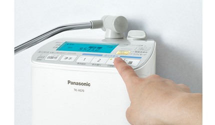 7大日本淨水器濾水器淨水器品牌推薦推介Panasonic飛利浦TORAY水質功能種類評比淨水器panasonic商品實物近看