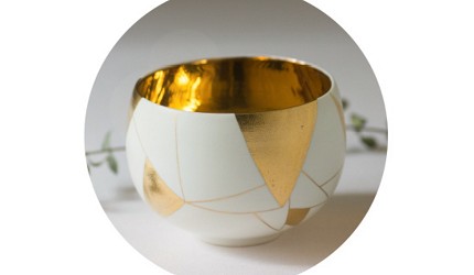 日本陶瓷餐具推薦推介SIONE質感弦月對杯夢幻精緻碗盤送禮首選結婚賀禮日系餐具陶瓷藝術的金彩茶碗的內部塗滿了一整片的金彩