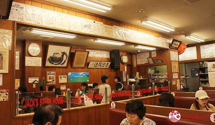 沖繩必吃美食推薦11選美國料理「傑克牛排」的店內裝潢