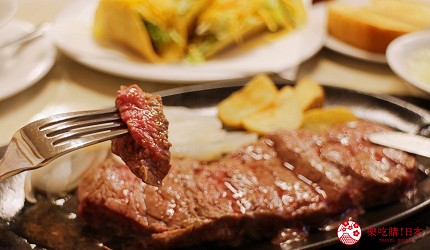 沖繩必吃美食推薦11選美國料理「傑克牛排」的牛排玫瑰粉色