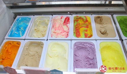 沖繩必吃美食推薦11選美式冰淇淋「BLUE SEAL」的冰櫃