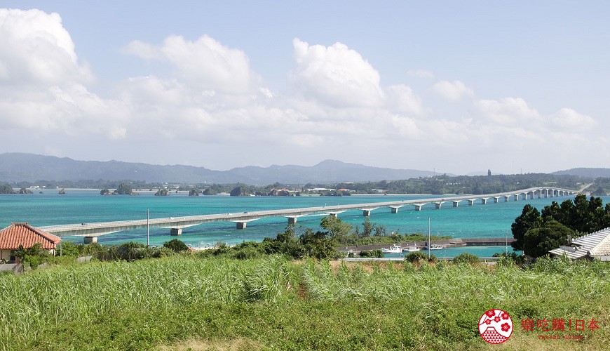 “推薦文青必買必逛必吃必住必玩樂吃購！日本人の旅遊指南日本沖繩自由行自助旅行旅遊古宇利島北部一日遊景點美食總整理心型岩愛心石跨海大橋交通MAPCODE自駕巴士公車地圖名護今歸仁村傳說海邊Tinu海灘ティーヌ浜ハートロックTokei海灘トケイ浜渡海海灘Peace貝殼ピース貝Chigunu海灘チグヌ浜古宇利海灘古宇利ビーチ古宇利海洋塔KouriOceanTower餐廳咖啡廳伴手禮KOURISHRIMP蝦蝦飯必吃必去必玩Gajumaru