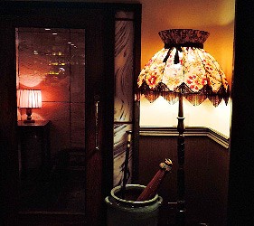 日本京都酒吧推介懷舊風情 Bar Nostalgia店內懷舊感洋溢的玄關內部裝潢