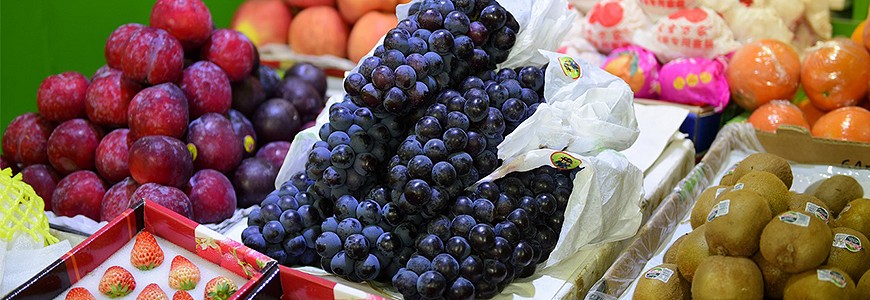 日本的時令水果葡萄、草莓、水蜜桃、哈密瓜