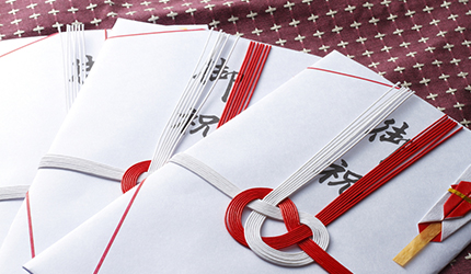 三個日本人封禮金時用的祝儀袋