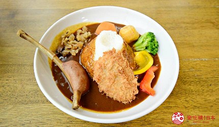 靜岡景點親子遊推薦富士野生動物園的餐廳內富士山咖喱