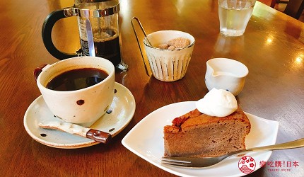 輕井澤一日遊11家必吃打卡美食的「丸山咖啡」經典咖啡搭配巧克力蛋糕