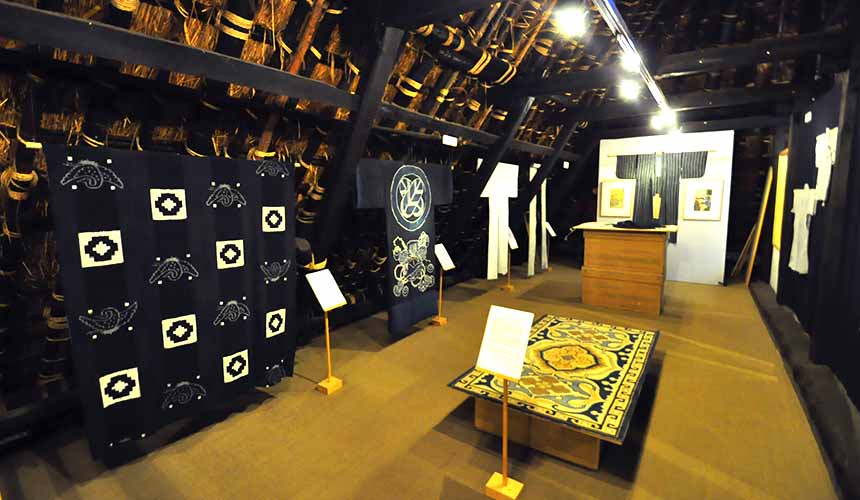京都「美山茅草屋之鄉」的小小藍美術館