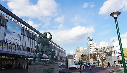 日本JR岡山站桃太郎像