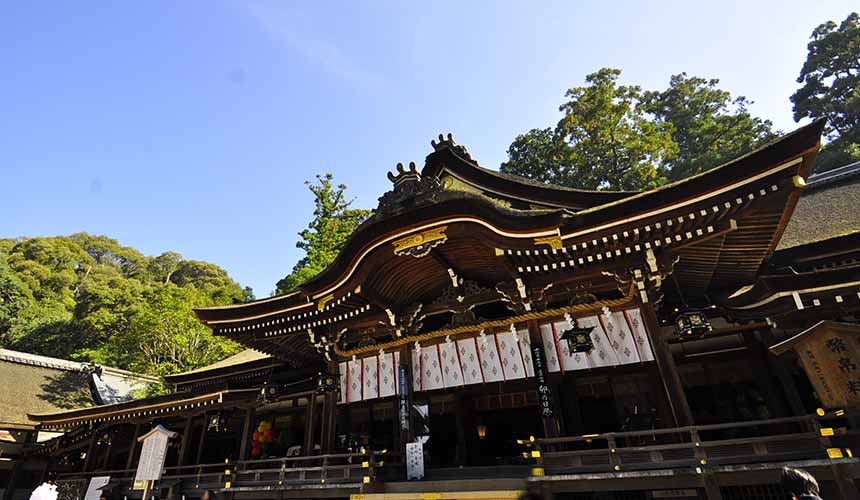 奈良櫻井市日本最古老的神社大神神社外觀