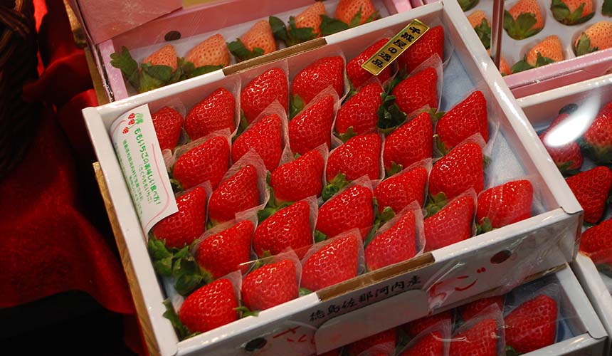 「なべじ」的新鮮草莓